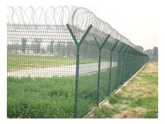 铁丝网护栏，围墙护栏网，道路护栏，园林观景护栏，草原护栏网